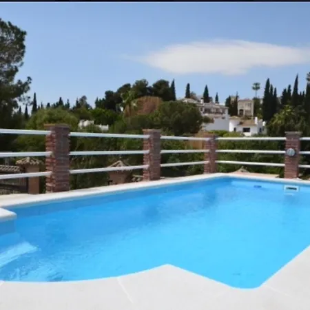Delightful 5 Bed In Fuengirola Costa Del Sol 马拉加