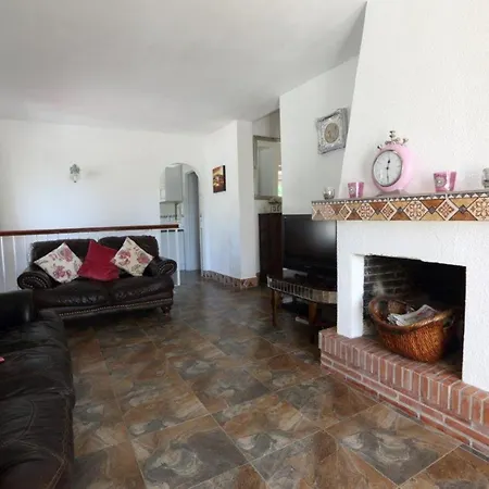 Villa Delightful 5 Bed In Fuengirola Costa Del Sol