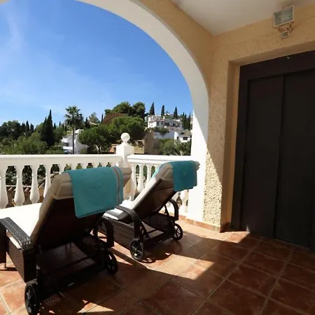 Delightful 5 Bed In Fuengirola Costa Del Sol 马拉加