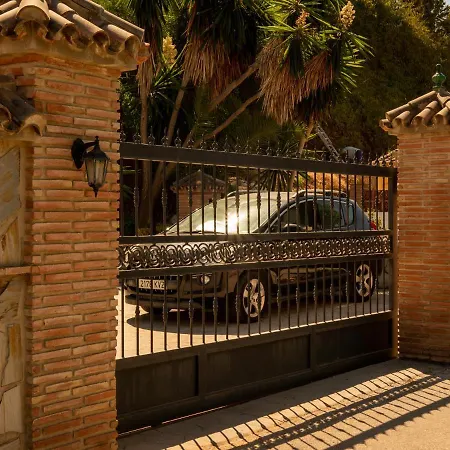 Delightful 5 Bed In Fuengirola Costa Del Sol * 马拉加