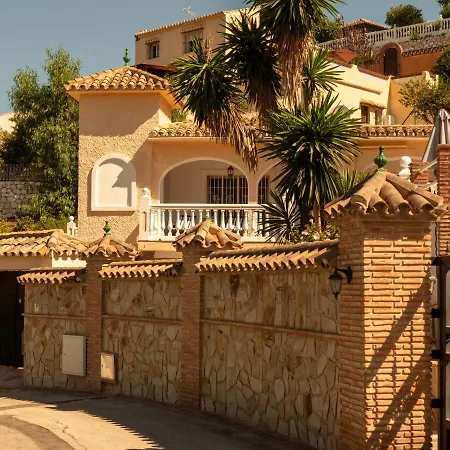 Delightful 5 Bed In Fuengirola Costa Del Sol 别墅 *