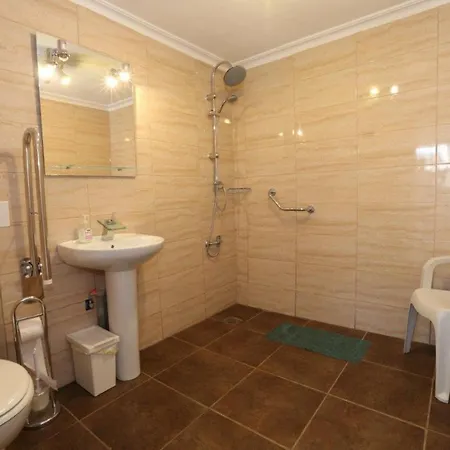 Delightful 5 Bed In Fuengirola Costa Del Sol ヴィラ *
