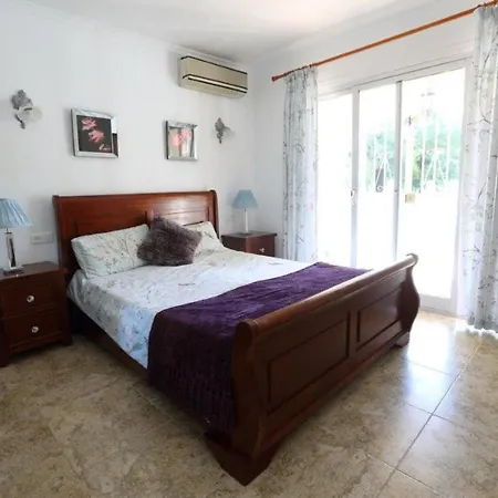 Delightful 5 Bed In Fuengirola Costa Del Sol 马拉加